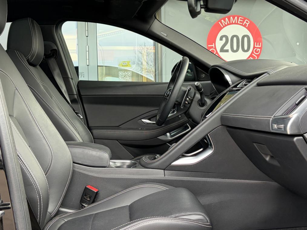 JAGUAR E-Pace 1.5 P300e R-Dynamic AWD SE-image-11