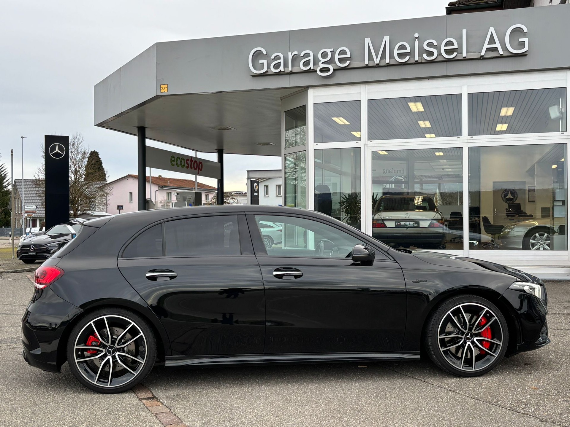 MERCEDES-BENZ A 35 AMG 4Matic-image-4