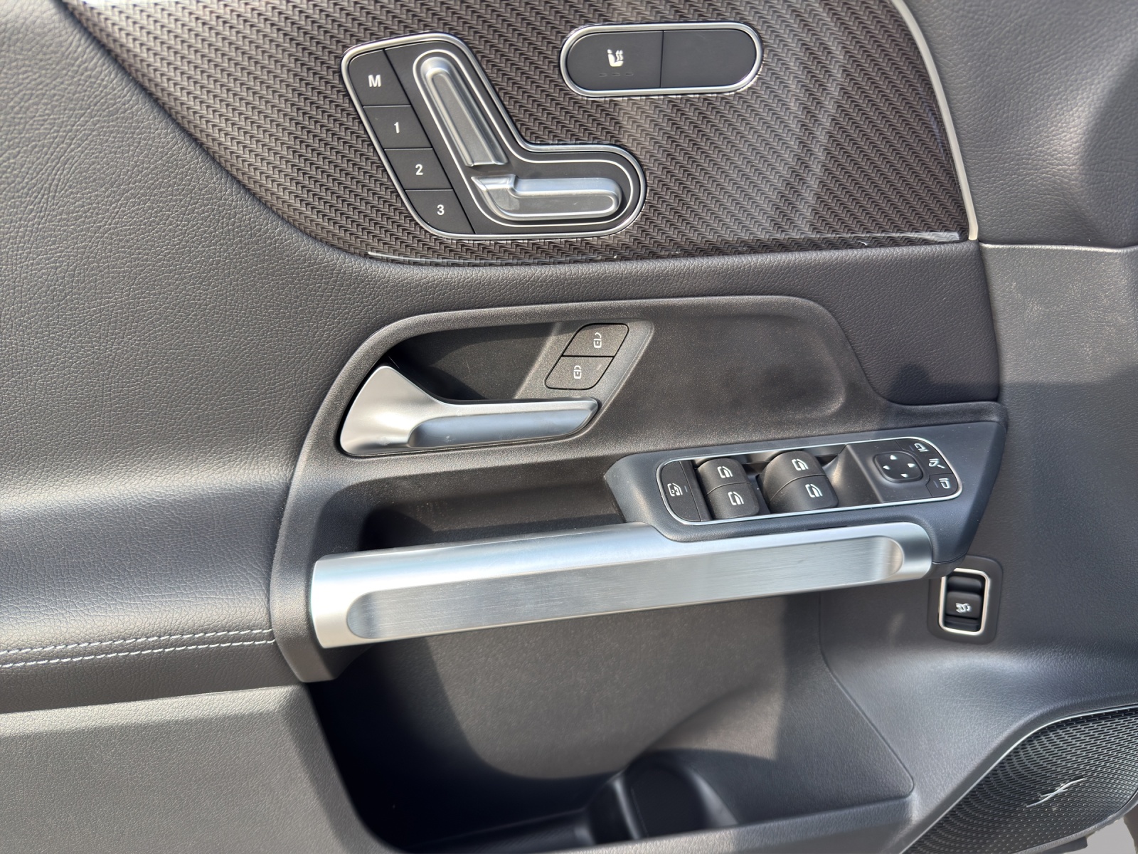 MERCEDES-BENZ GLB AMG 35 4Matic 8G-Tronic-image-12