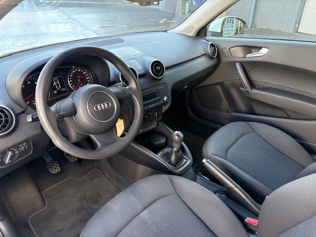 AUDI A1 1.2 TFSI Attraction-image-8