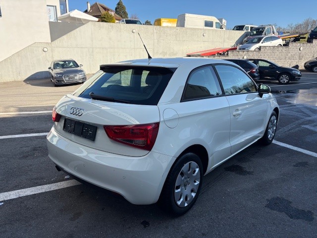 AUDI A1 1.2 TFSI Attraction-image-3