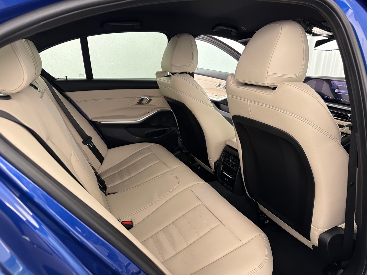 BMW 320i xDrive M Sport-image-7