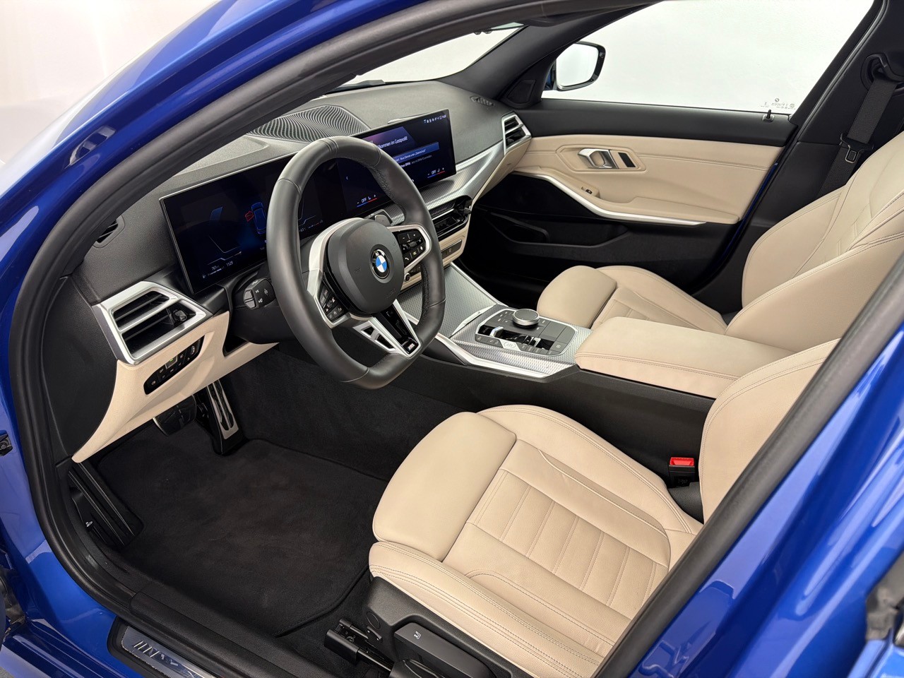 BMW 320i xDrive M Sport-image-4