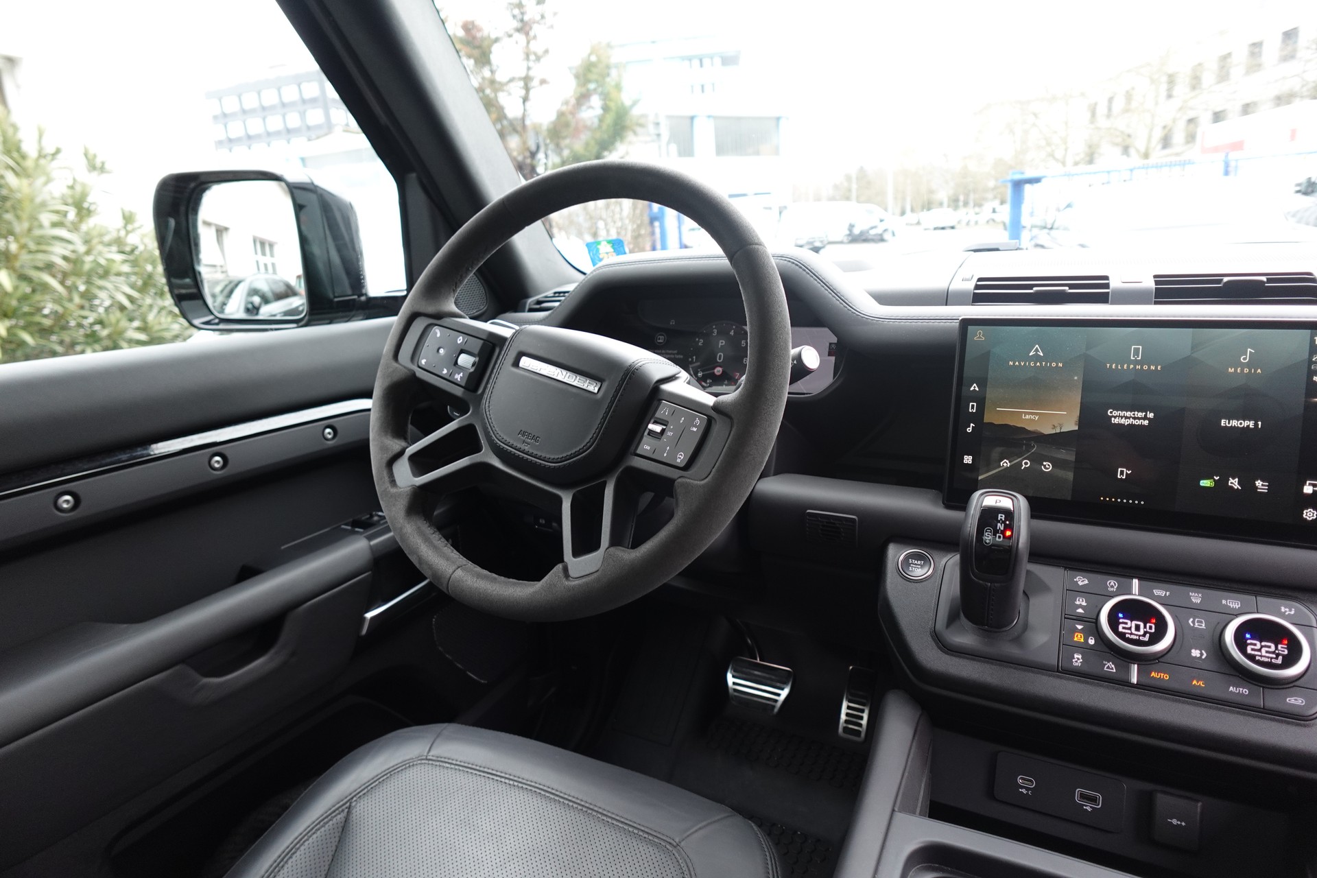 LAND ROVER Defender 90 525 V8 5.0 AT8-image-9