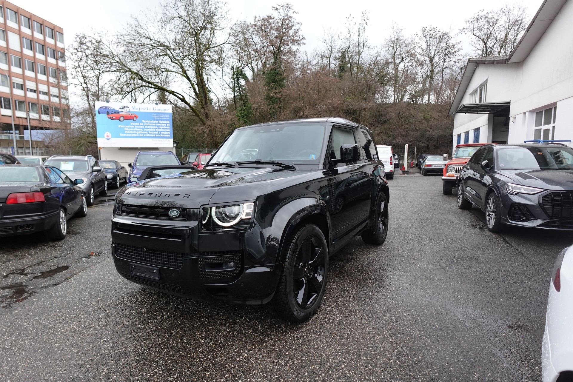 LAND ROVER Defender 90 525 V8 5.0 AT8-image-1