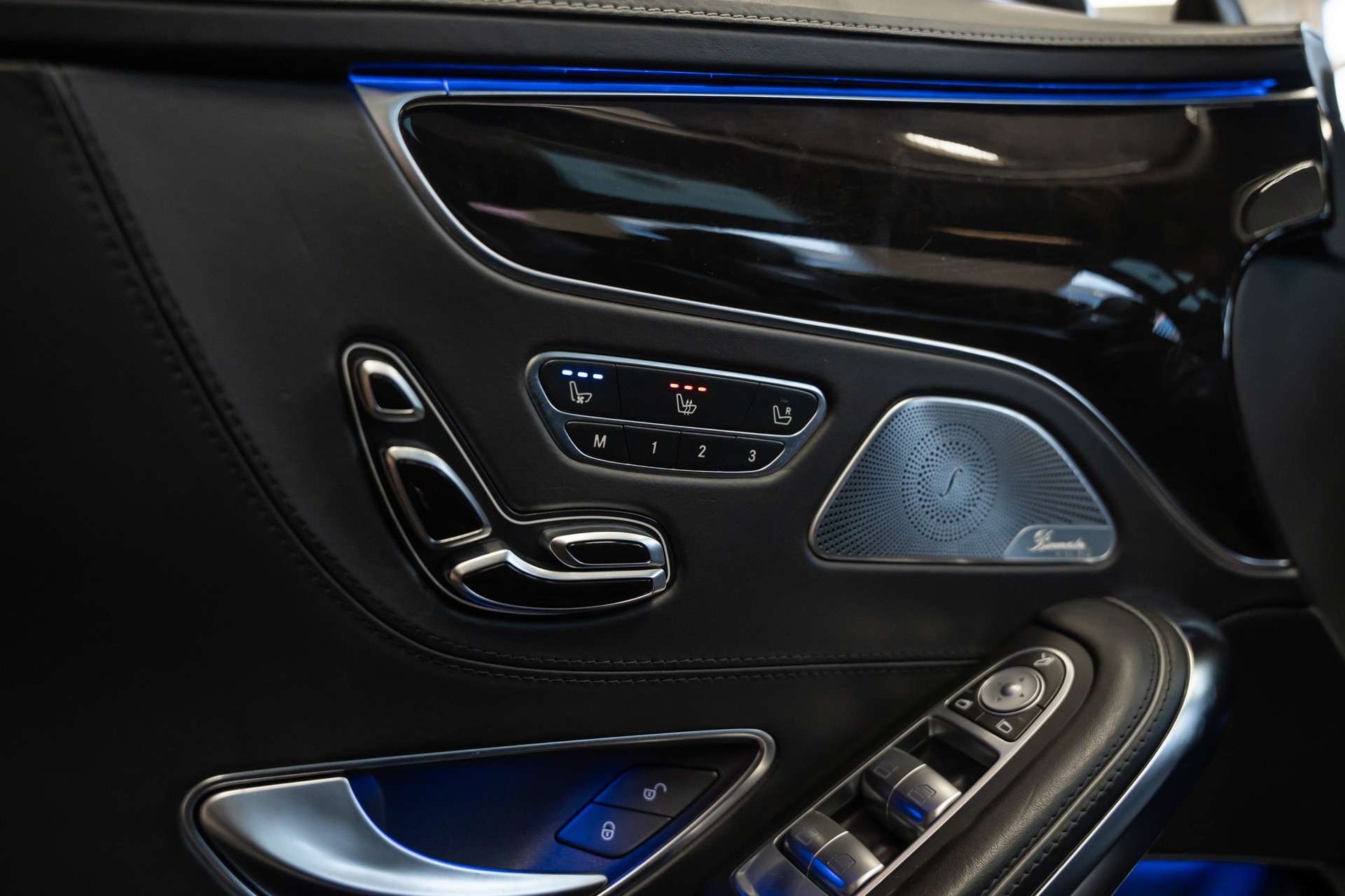 MERCEDES-BENZ S 65 AMG 7G-Tronic-image-21