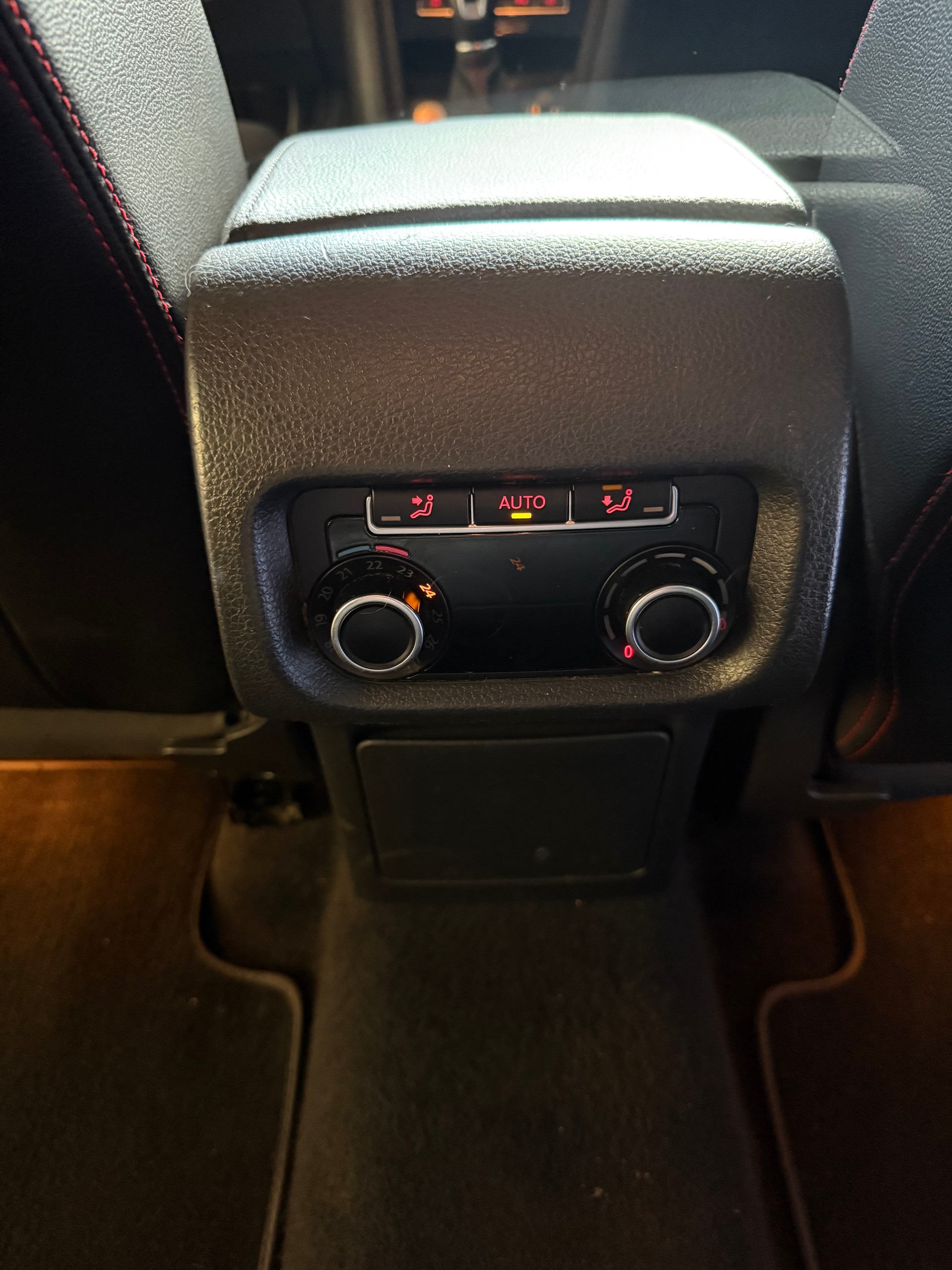 SEAT Alhambra 2.0 TDI FR Line-image-12