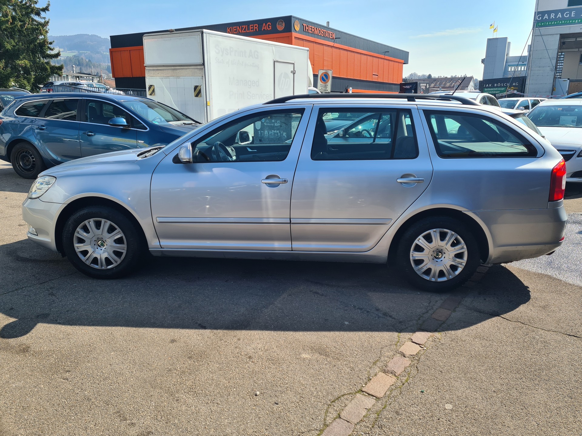 SKODA Octavia Combi 2.0 TDI Laurin & Klement 4x4 DSG-image-3