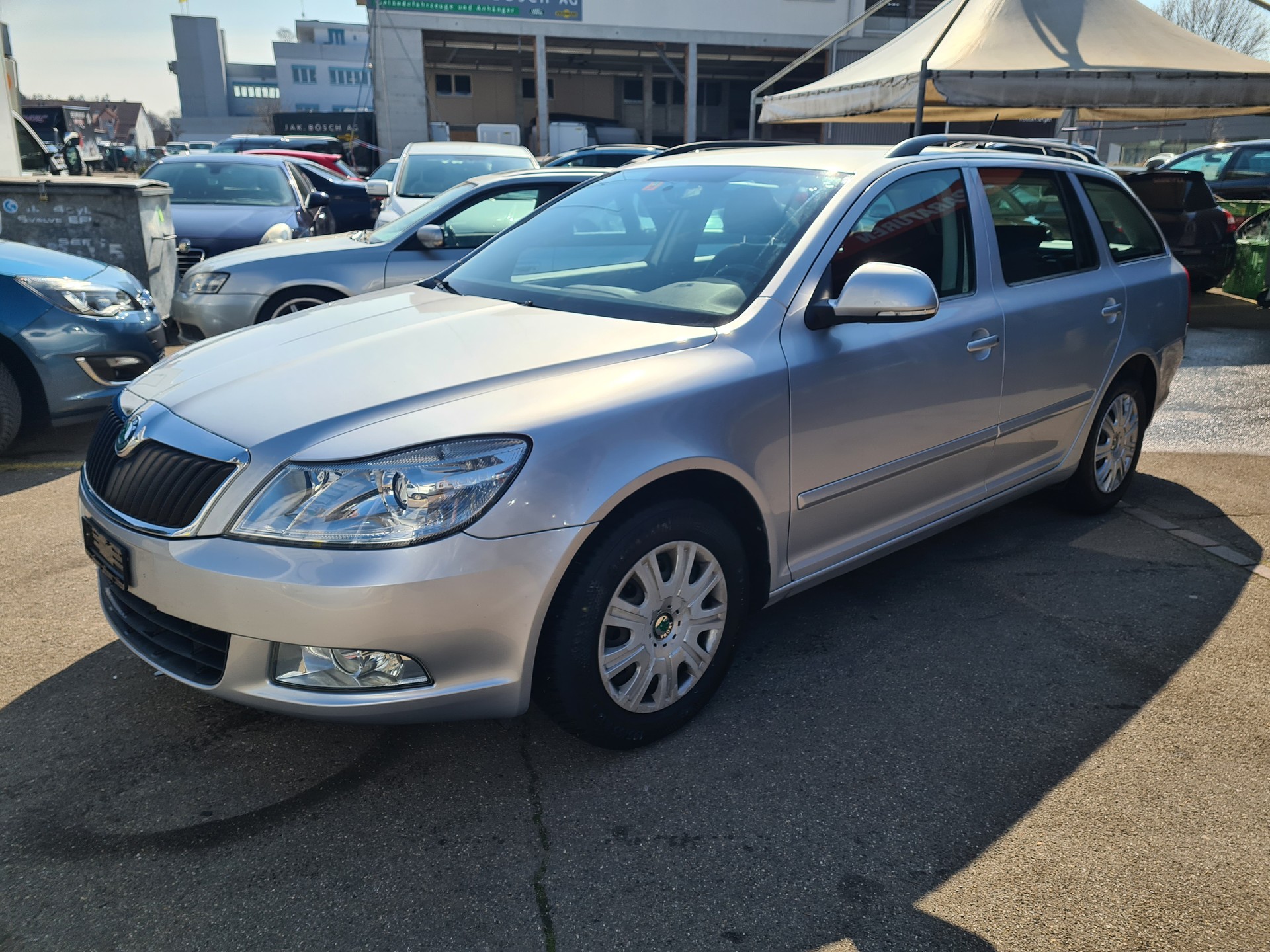 SKODA Octavia Combi 2.0 TDI Laurin & Klement 4x4 DSG-image-2