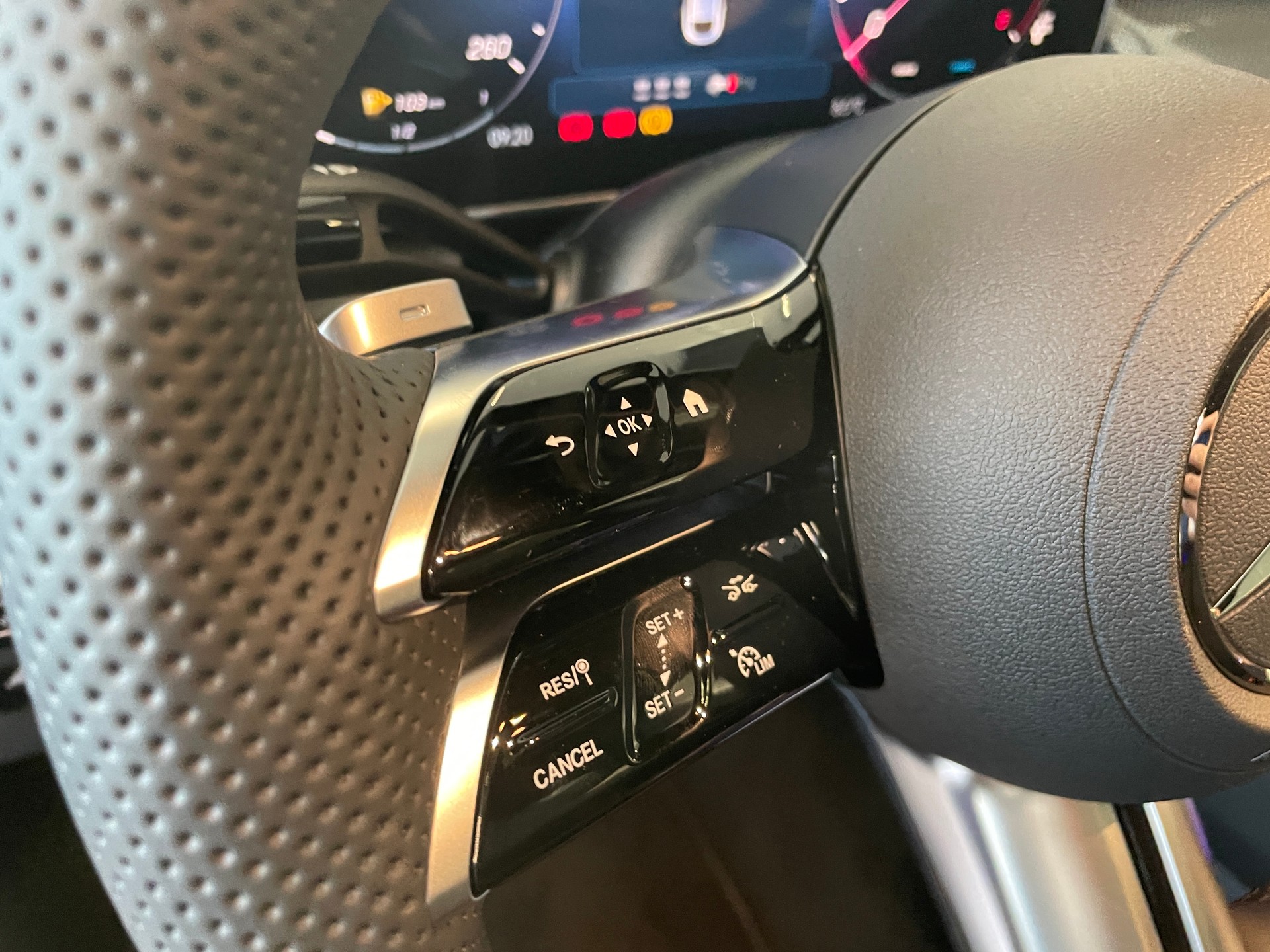 MERCEDES-BENZ GLC Coupé 220 d 4Matic 9G-Tronic AMG Line-image-16