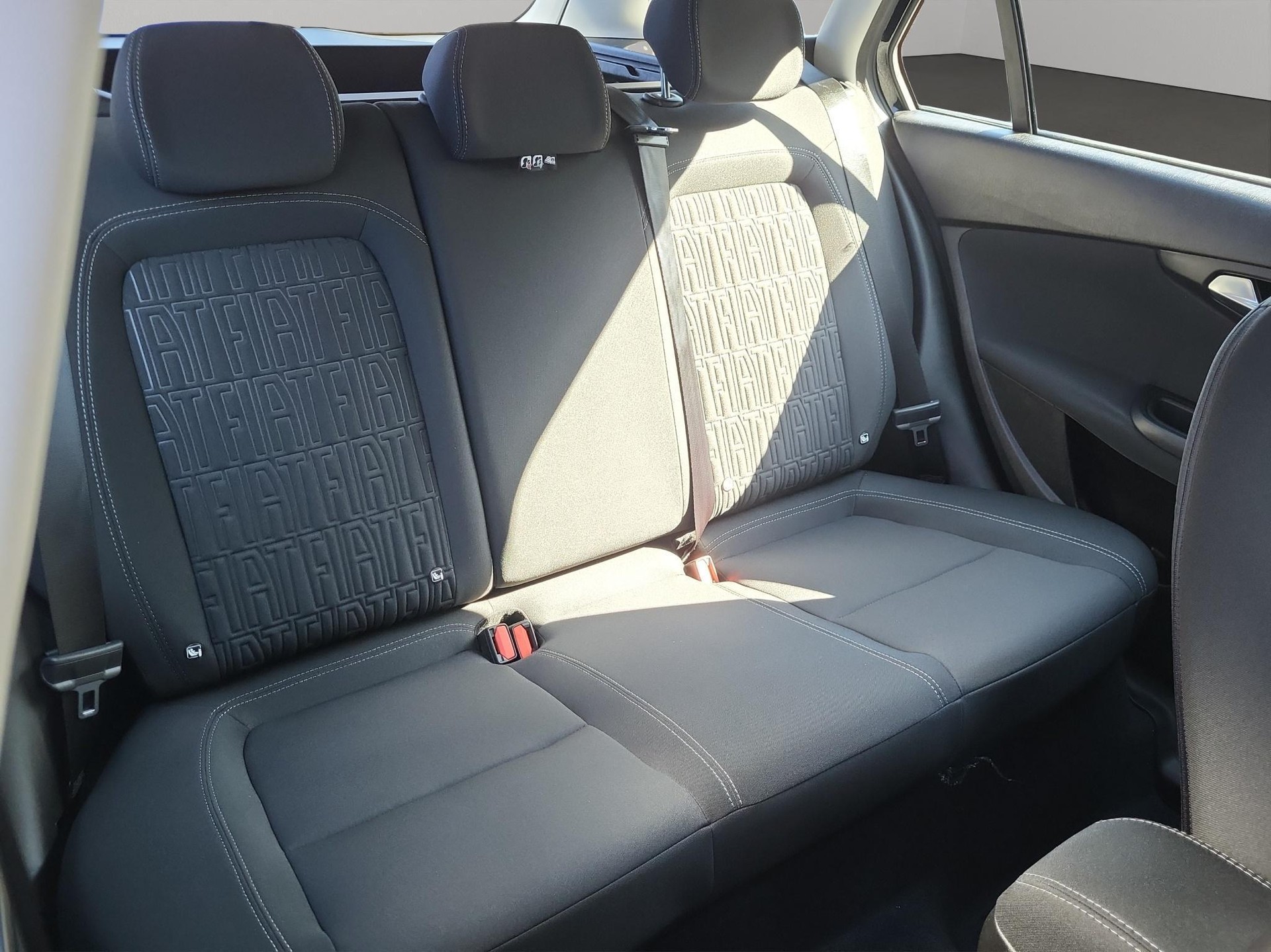 FIAT Tipo SW 1.5 Hybrid Swiss Cross-image-9