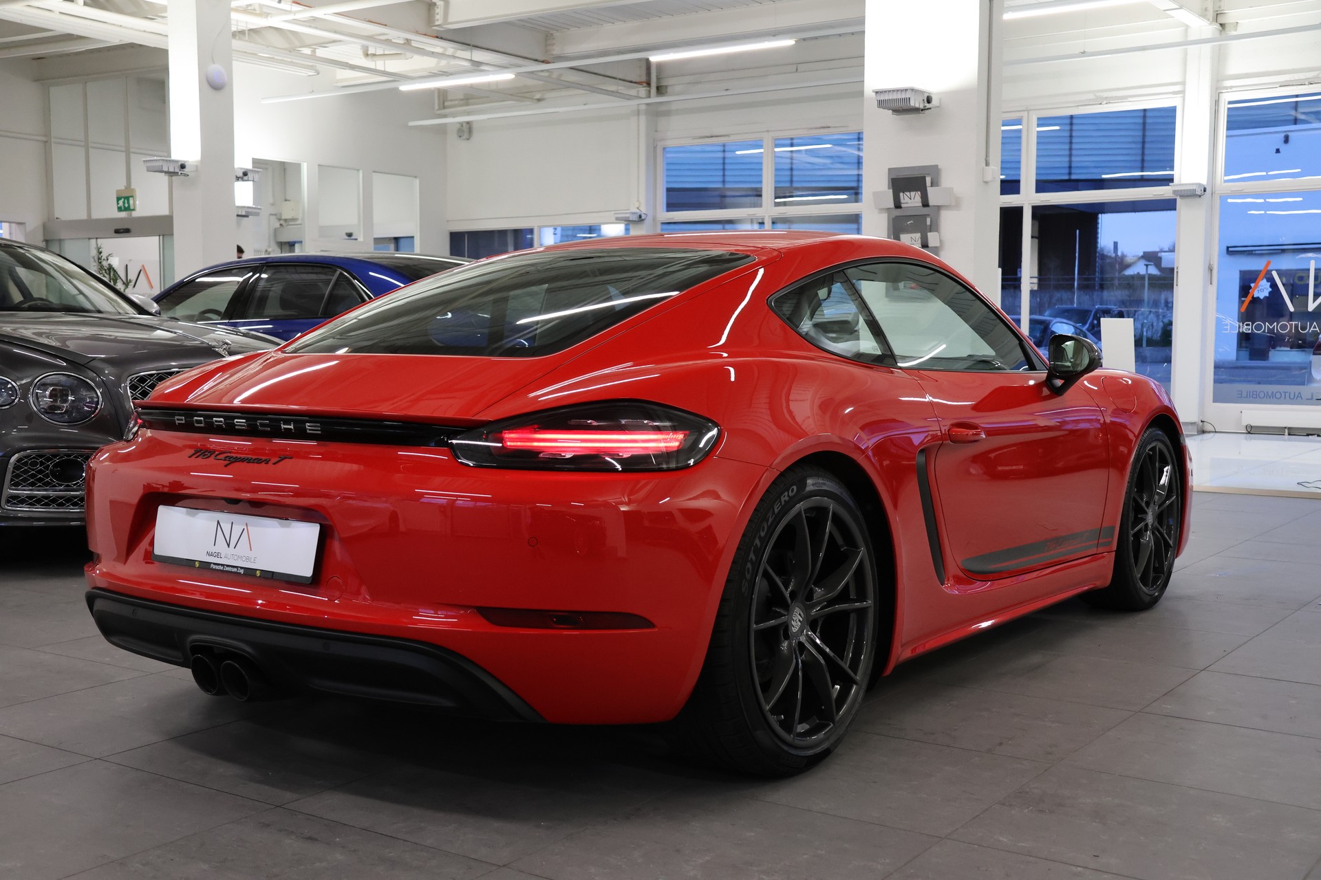 PORSCHE 718 Cayman 2.0 T PDK *Sport Chrono* *Sport Abgasanlage*-image-5