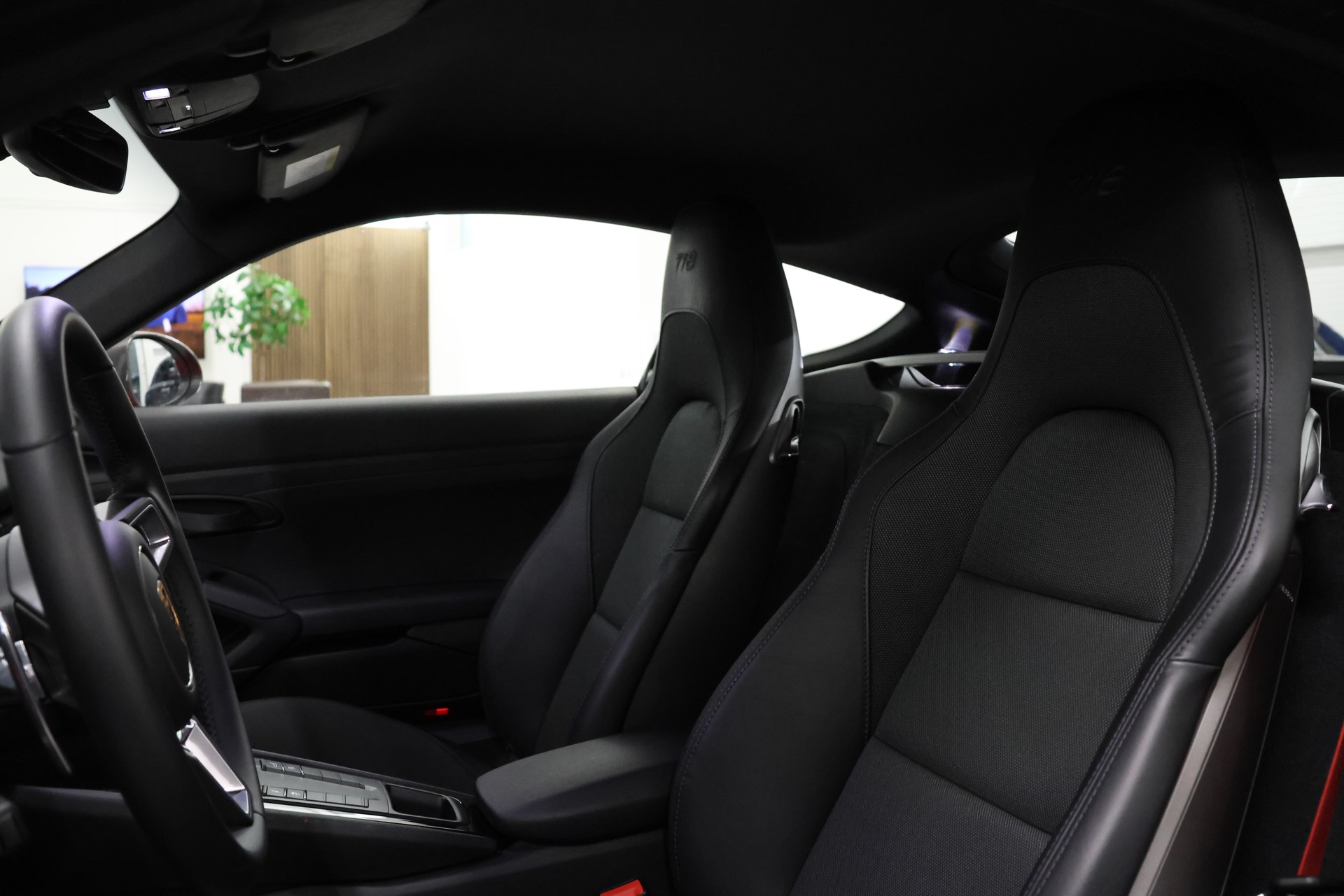 PORSCHE 718 Cayman 2.0 T PDK *Sport Chrono* *Sport Abgasanlage*-image-17
