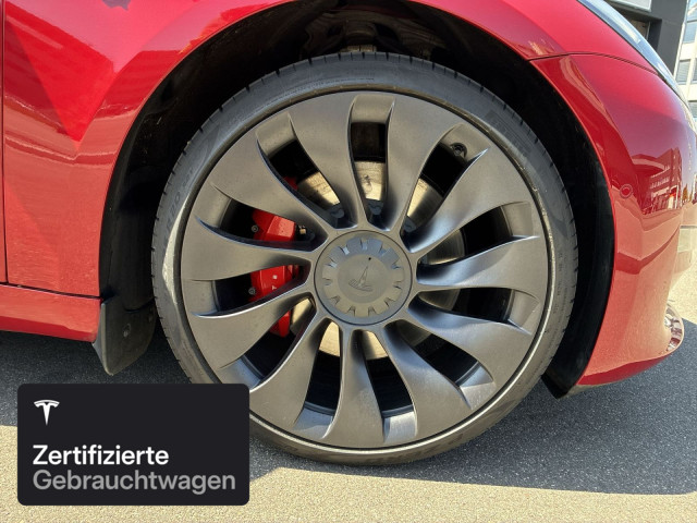 TESLA Model 3 Performance-image-10