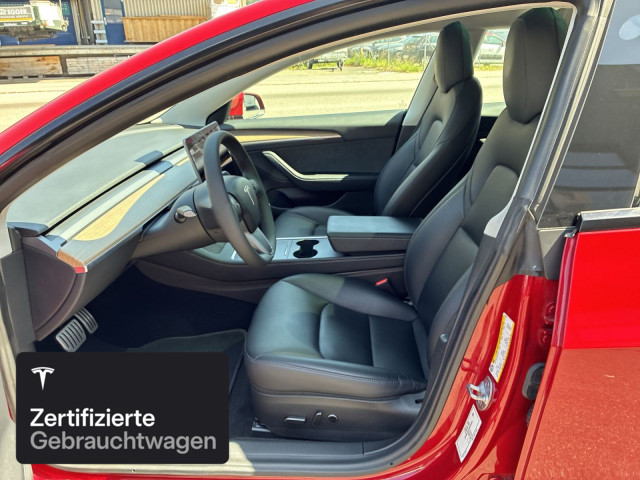 TESLA Model 3 Performance-image-12