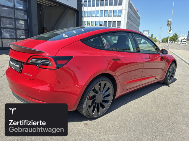 TESLA Model 3 Performance-image-8