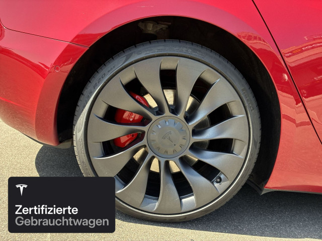 TESLA Model 3 Performance-image-9