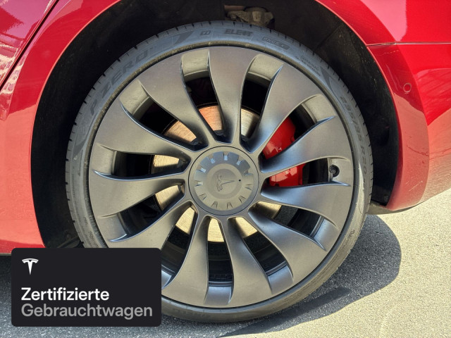 TESLA Model 3 Performance-image-5