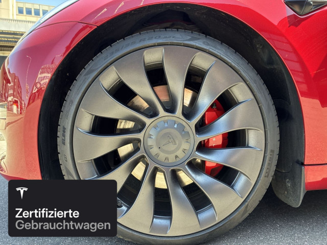TESLA Model 3 Performance-image-4
