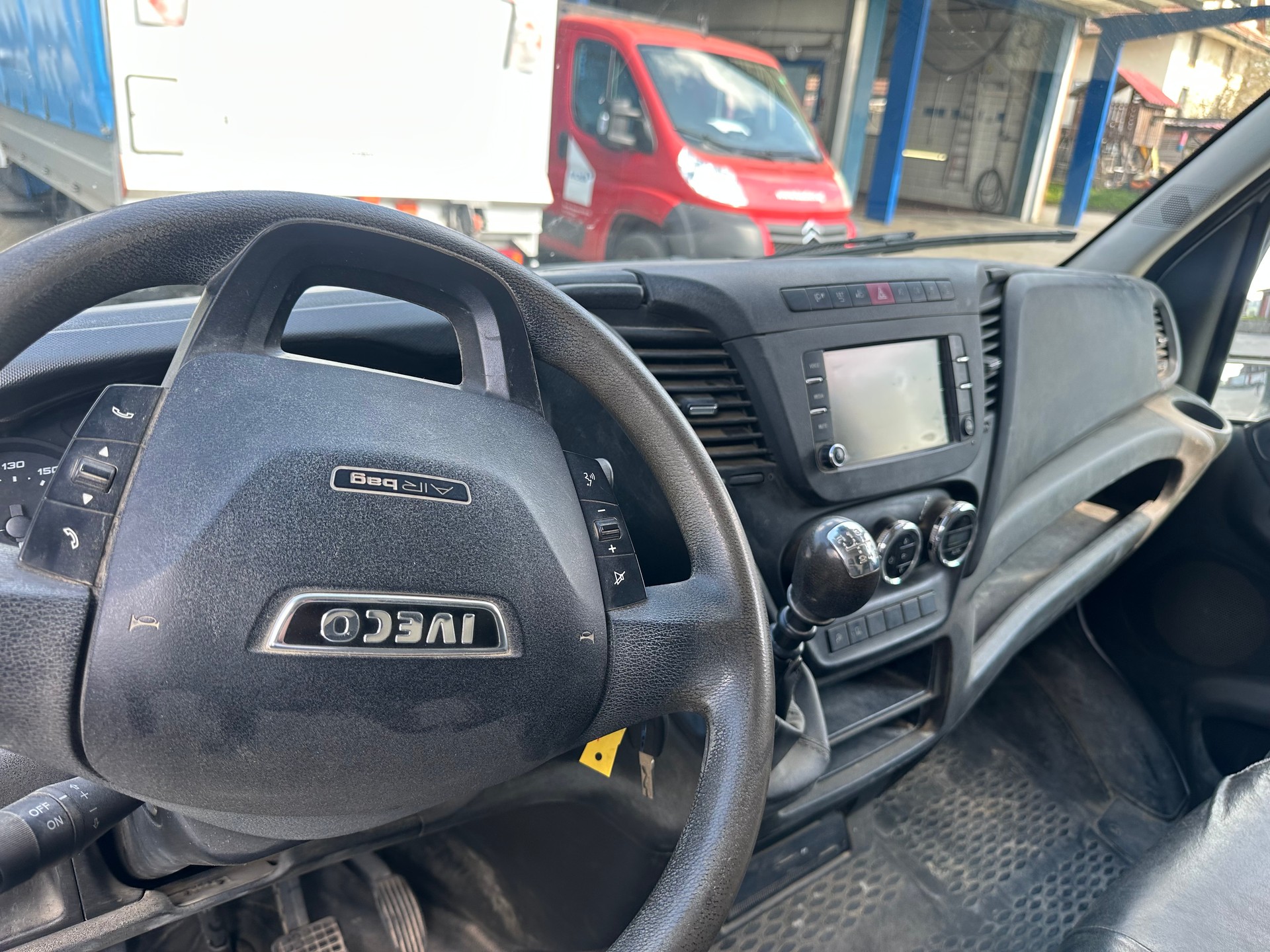 IVECO 35S15-image-2