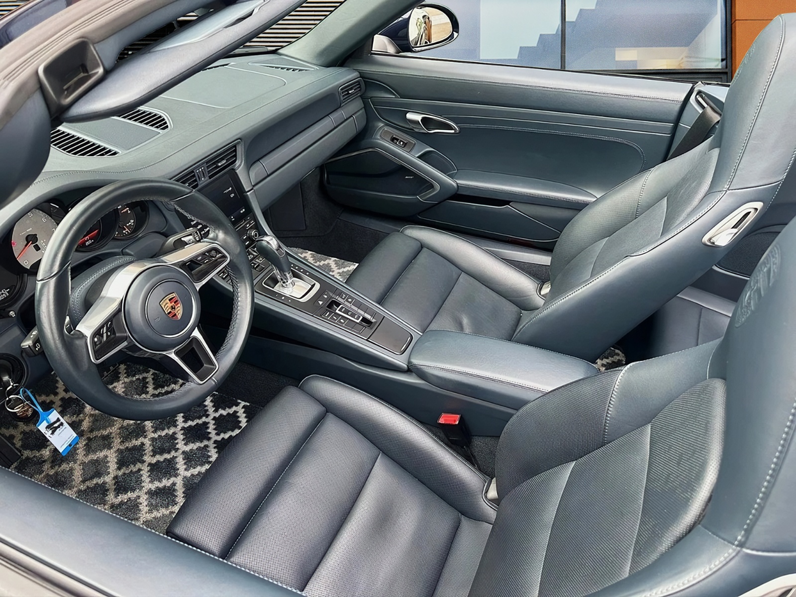 PORSCHE 911 Cabriolet 3.0 Carrera S PDK-image-11