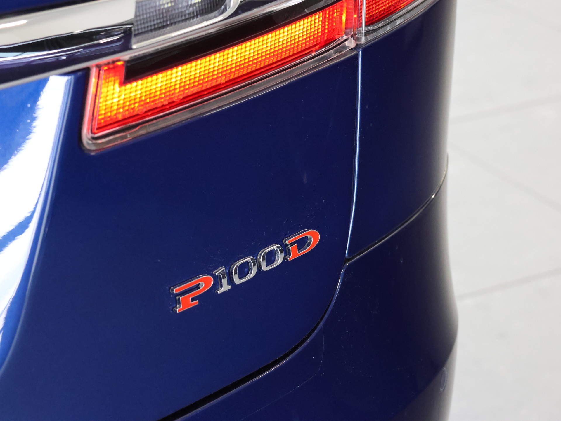 TESLA Model S 100 D Performance *Autopilot* *Panoramadach* *360 Kamera*-image-11