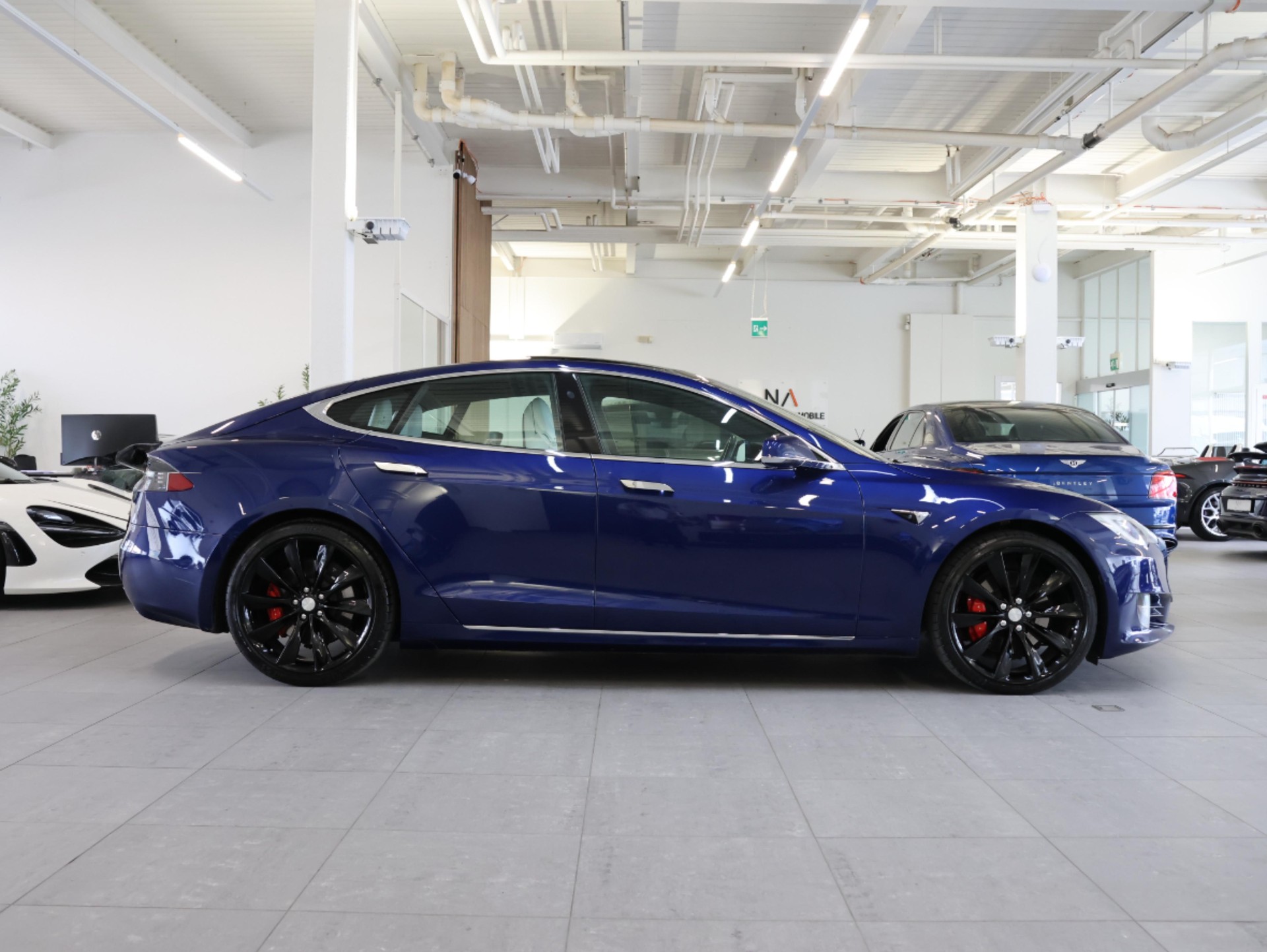 TESLA Model S 100 D Performance *Autopilot* *Panoramadach* *360 Kamera*-image-6