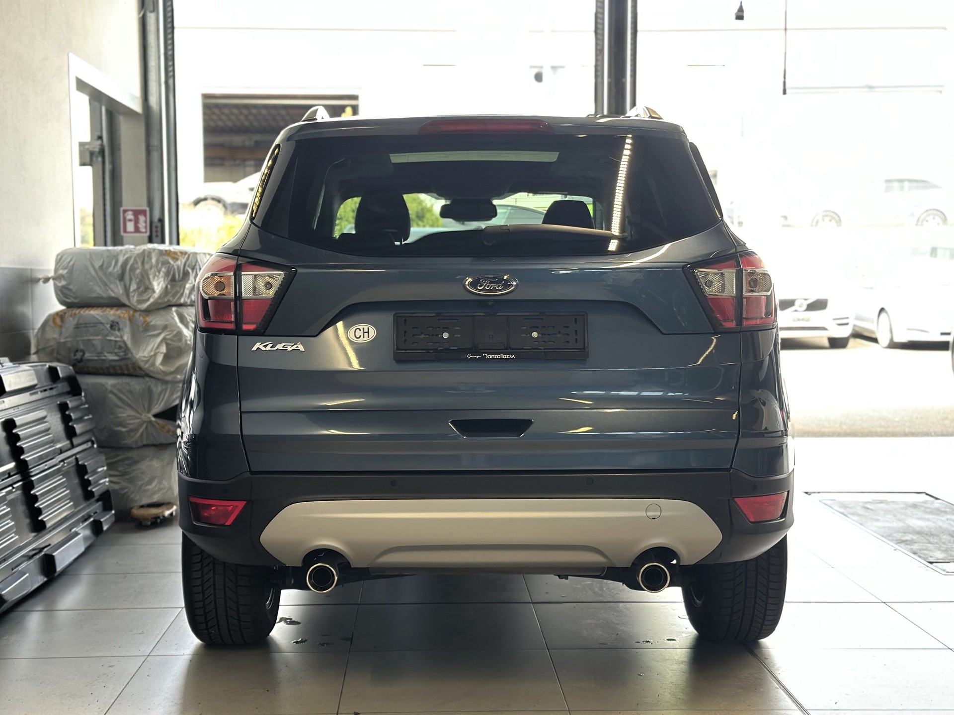 FORD Kuga 1.5 TDCi Titanium 2WD PowerShift-image-4