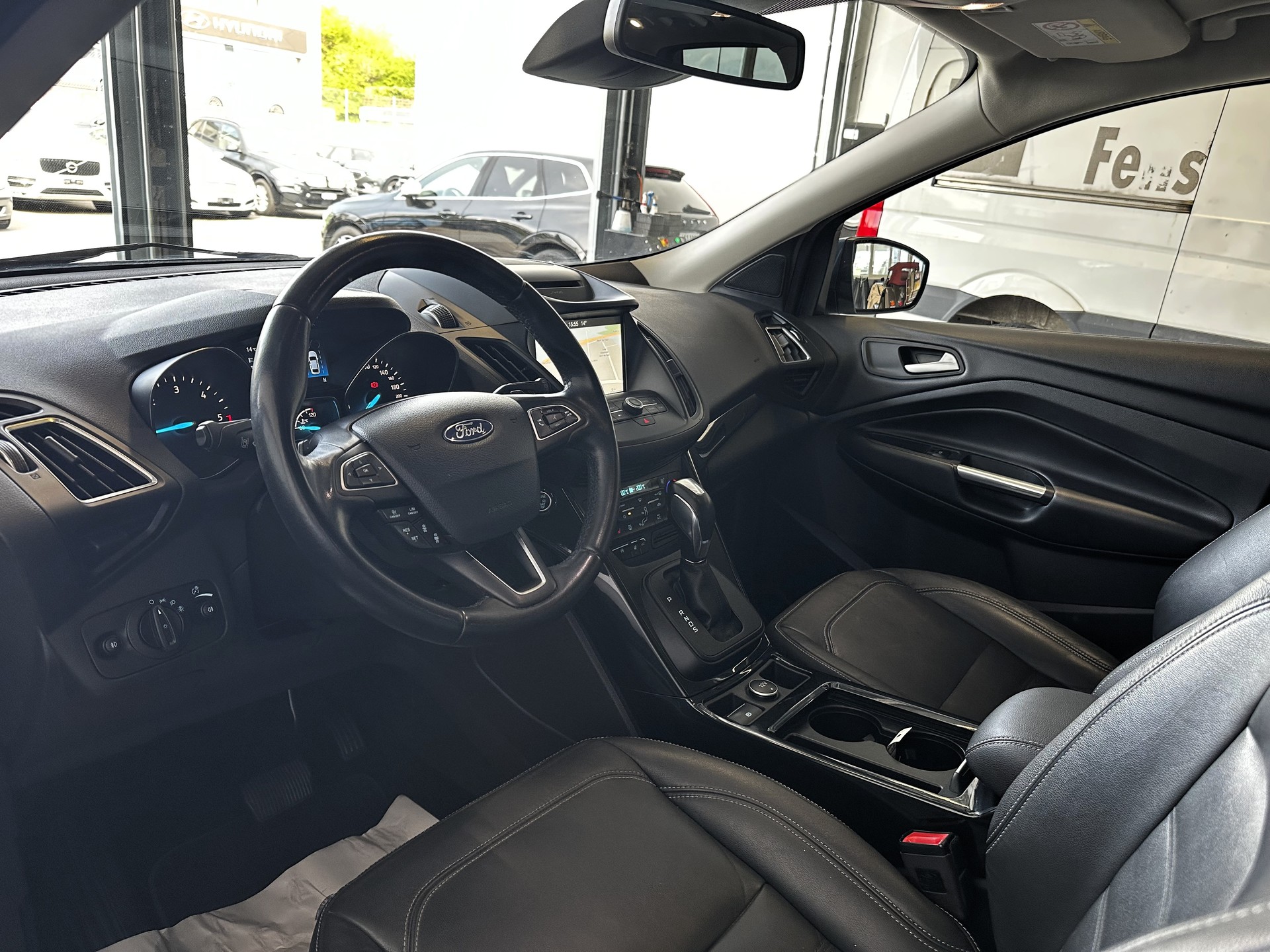 FORD Kuga 1.5 TDCi Titanium 2WD PowerShift-image-7