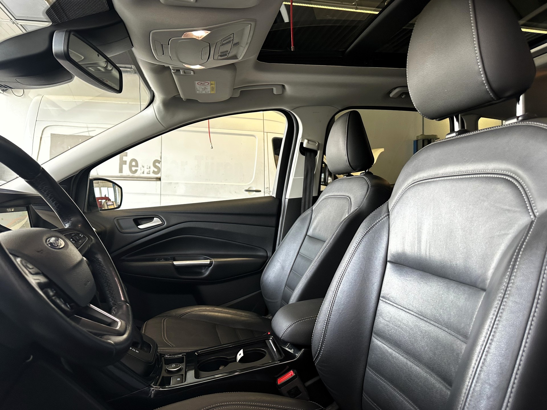 FORD Kuga 1.5 TDCi Titanium 2WD PowerShift-image-6