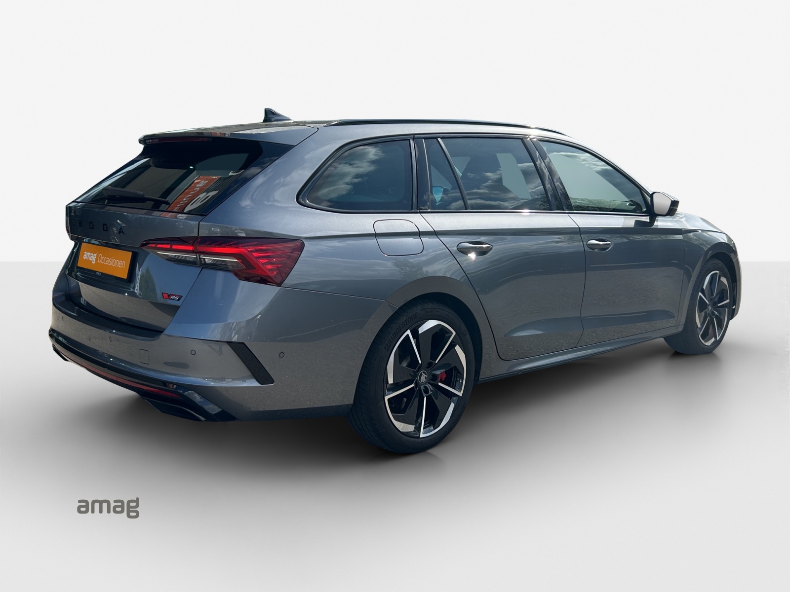 SKODA Octavia Combi 2.0 TSI DSG RS-image-4