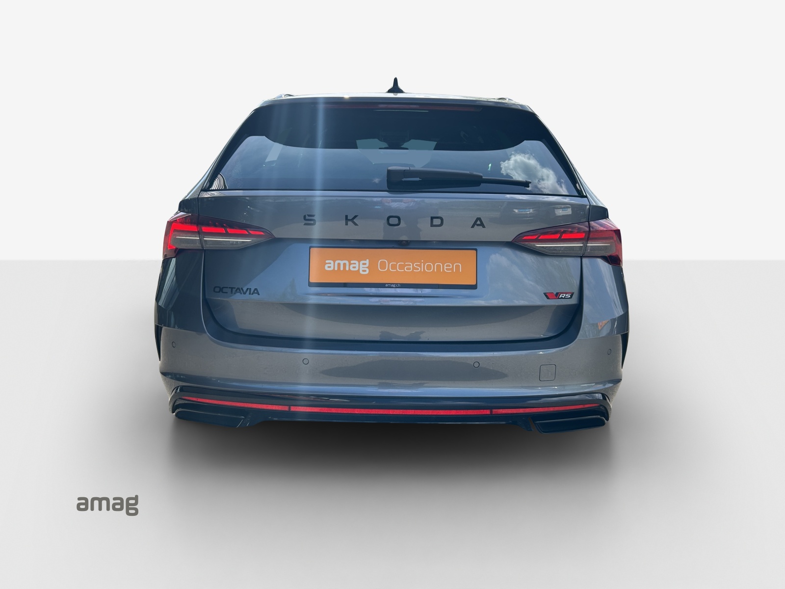 SKODA Octavia Combi 2.0 TSI DSG RS-image-3