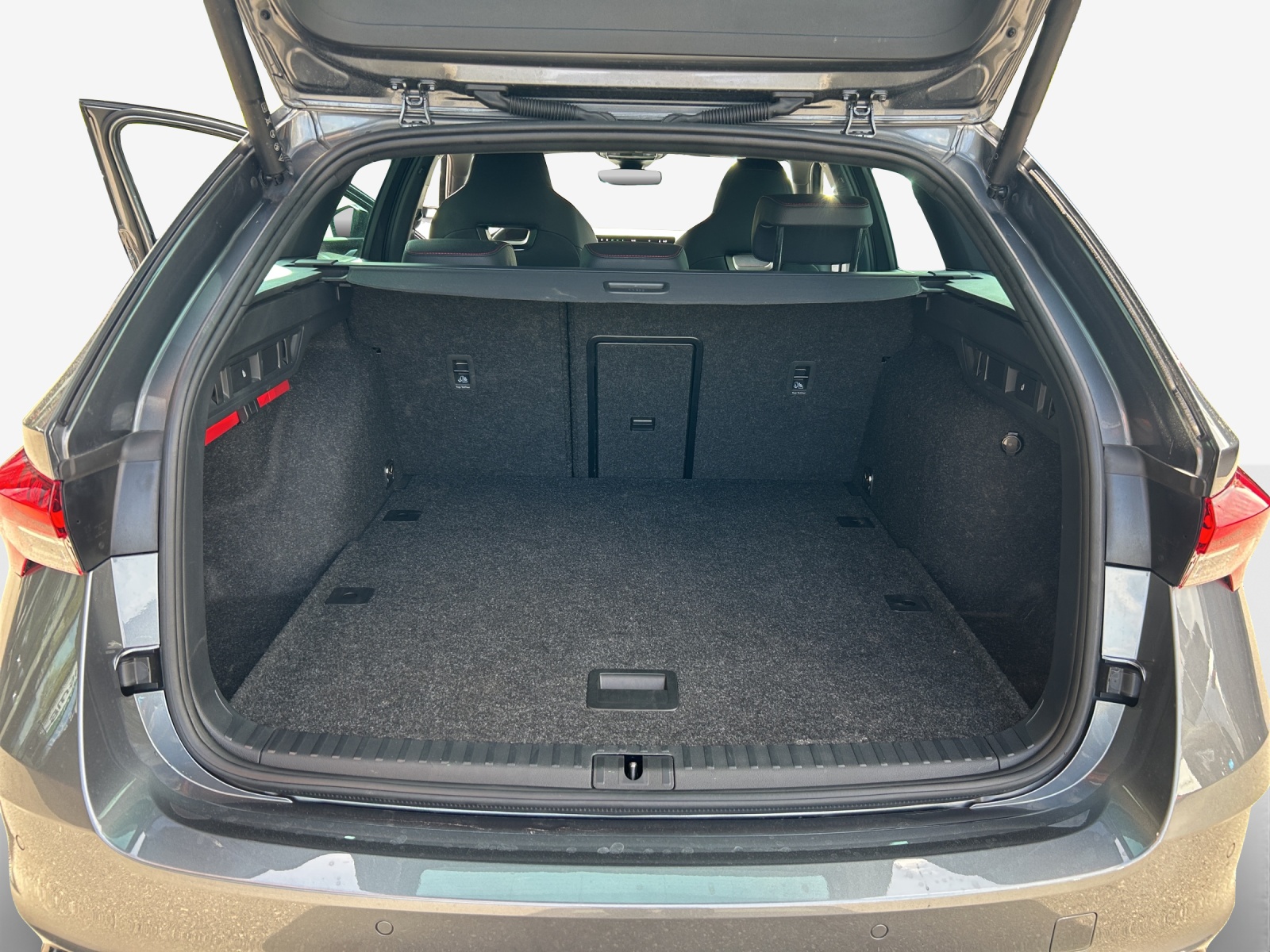 SKODA Octavia Combi 2.0 TSI DSG RS-image-12