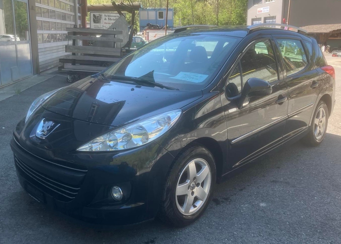PEUGEOT 207 SW 1.4 16V-image-1