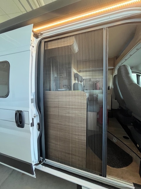 HYMER Yosemite-image-4