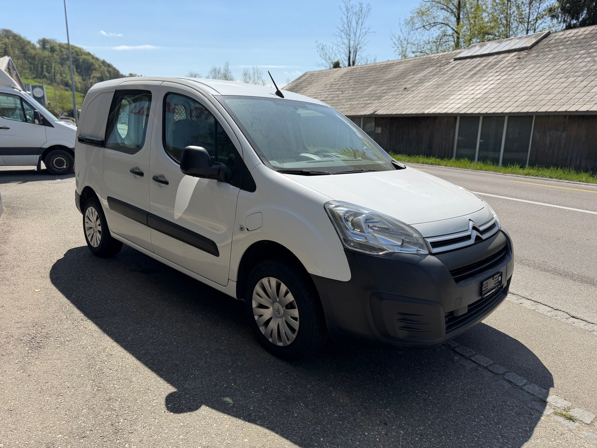 CITROEN Berlingo Electric Attraction kurz/court-image-1