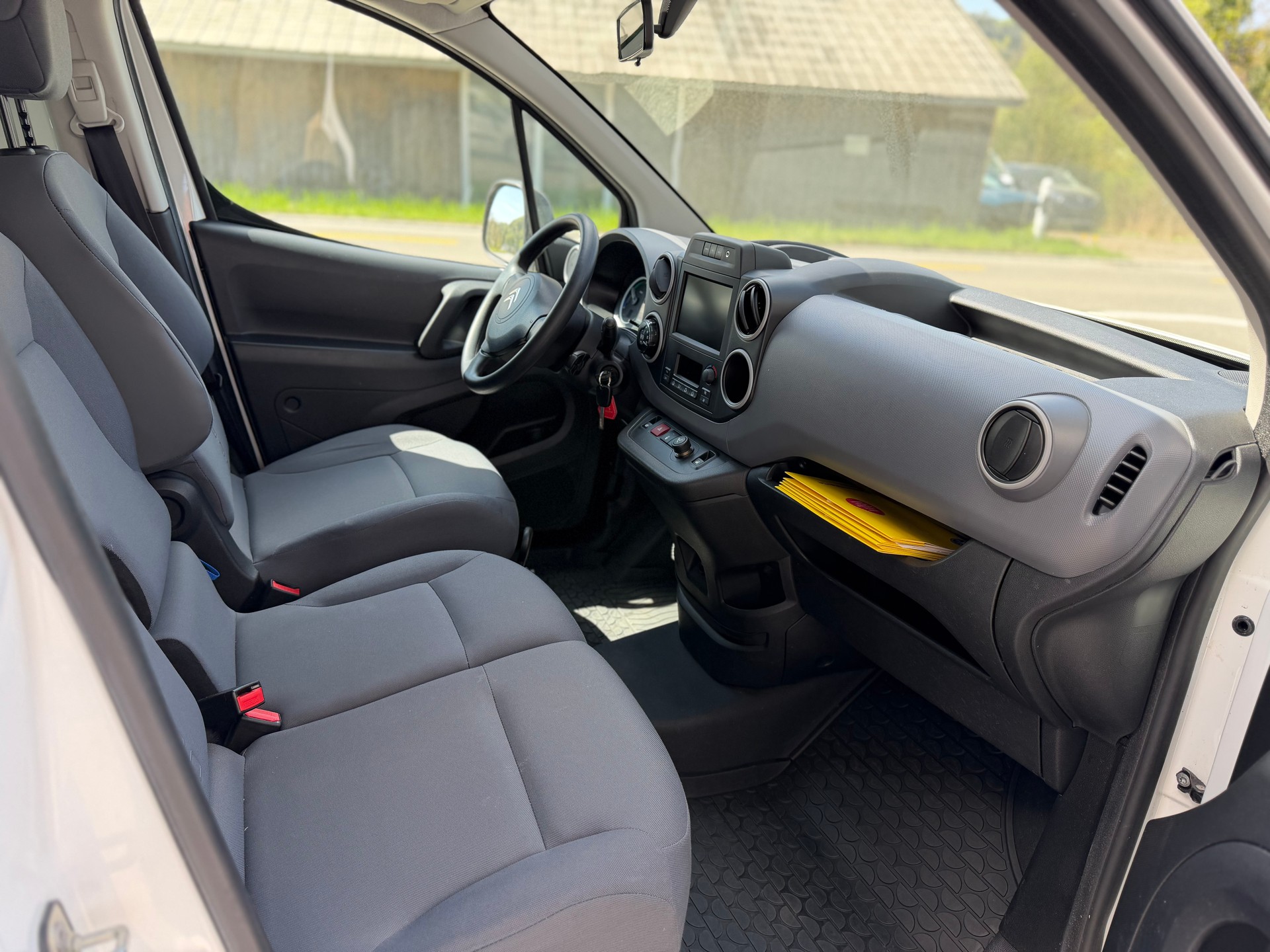 CITROEN Berlingo Electric Attraction kurz/court-image-4