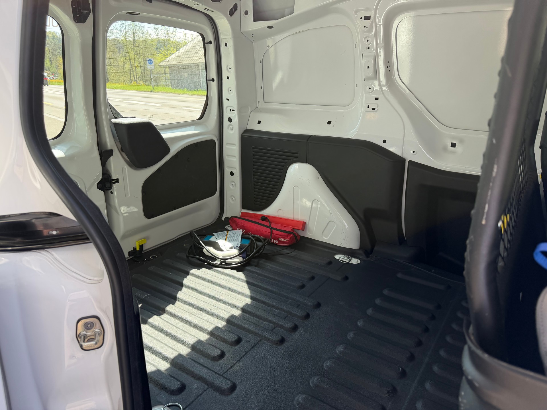CITROEN Berlingo Electric Attraction kurz/court-image-5