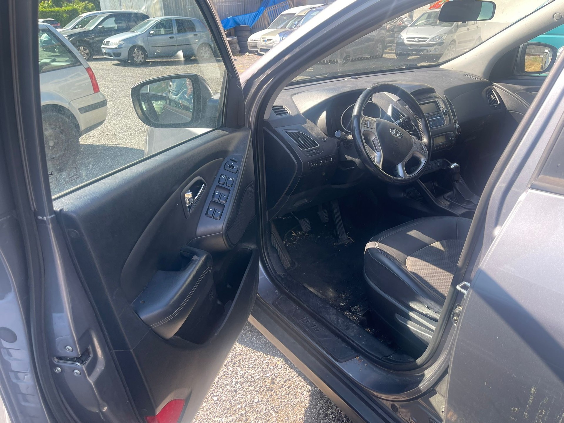 HYUNDAI iX 35 2.0 Premium 4WD-image-9