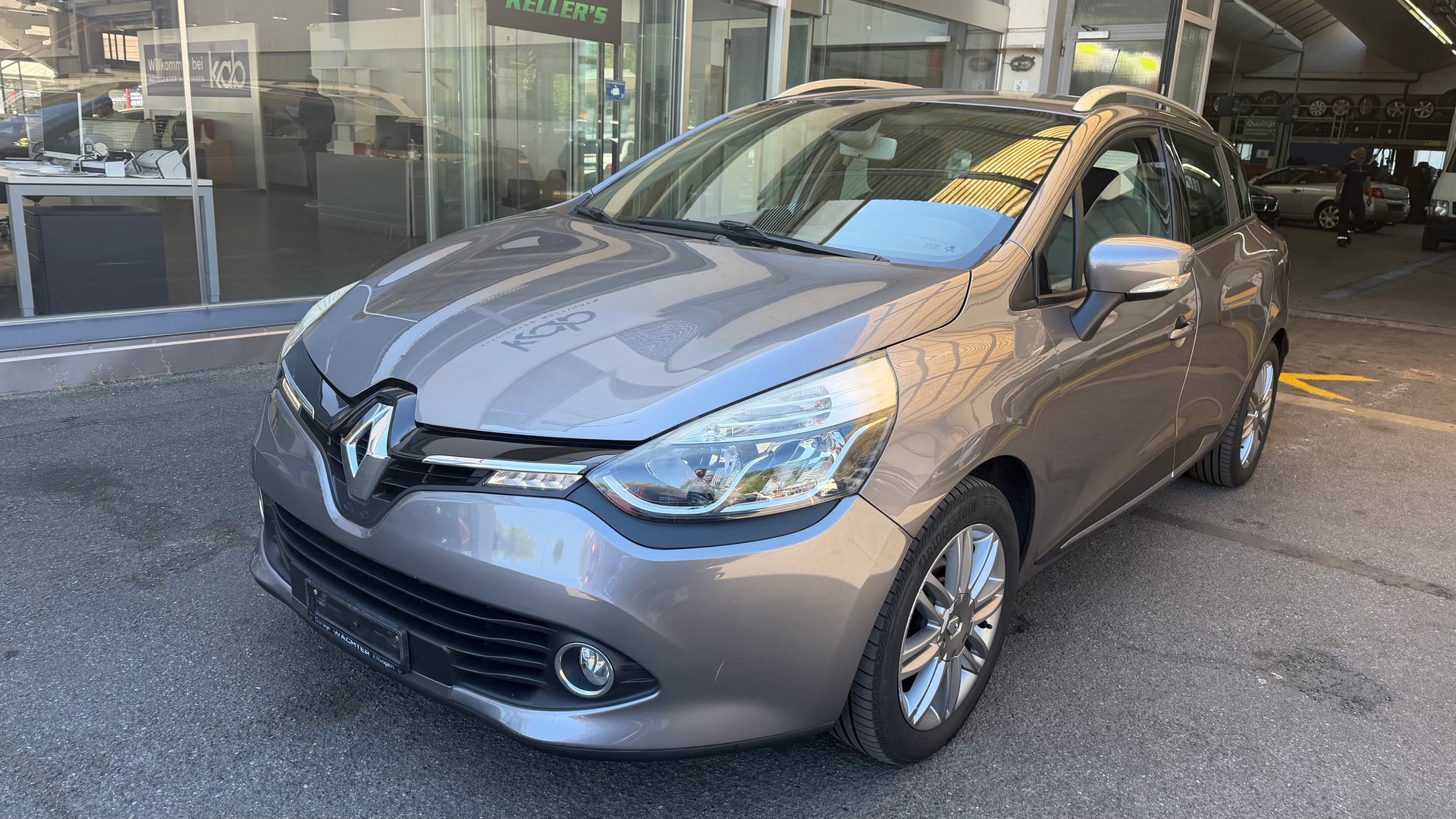 RENAULT Clio Grandtour 1.2 16V T Swiss Edition EDC