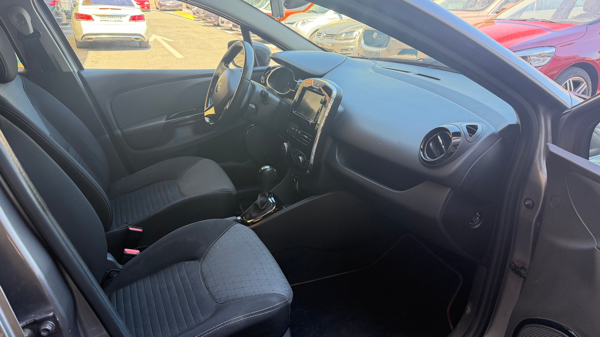 RENAULT Clio Grandtour 1.2 16V T Swiss Edition EDC-image-6