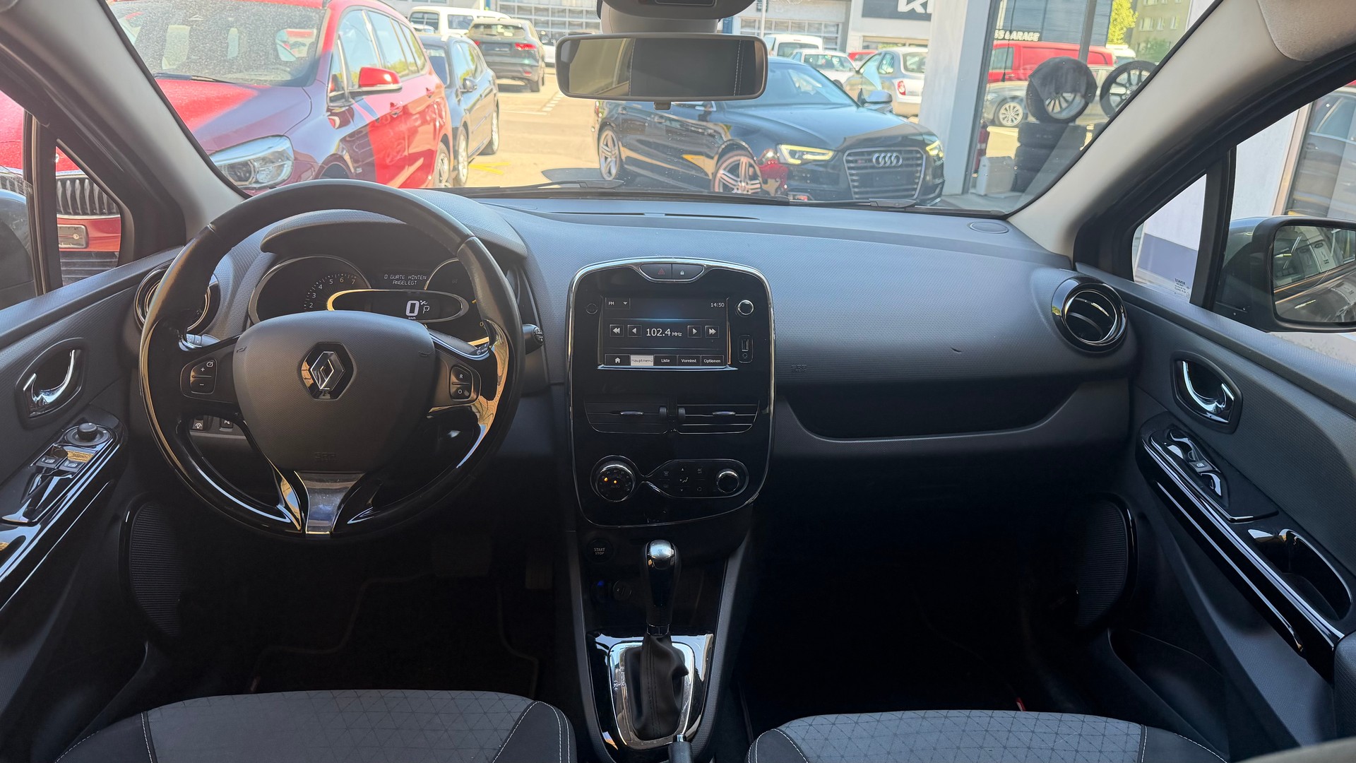 RENAULT Clio Grandtour 1.2 16V T Swiss Edition EDC-image-9