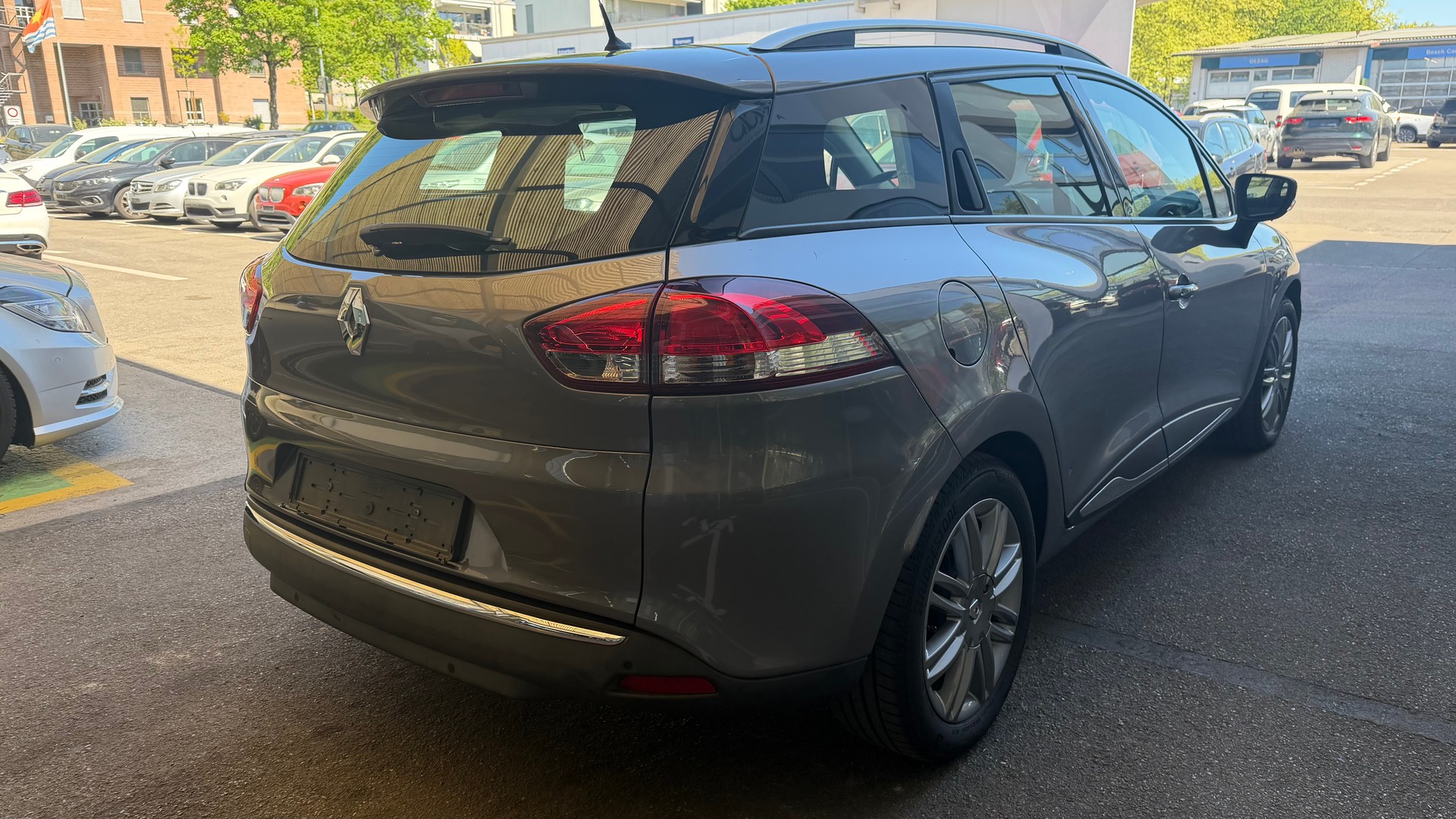 RENAULT Clio Grandtour 1.2 16V T Swiss Edition EDC-image-3