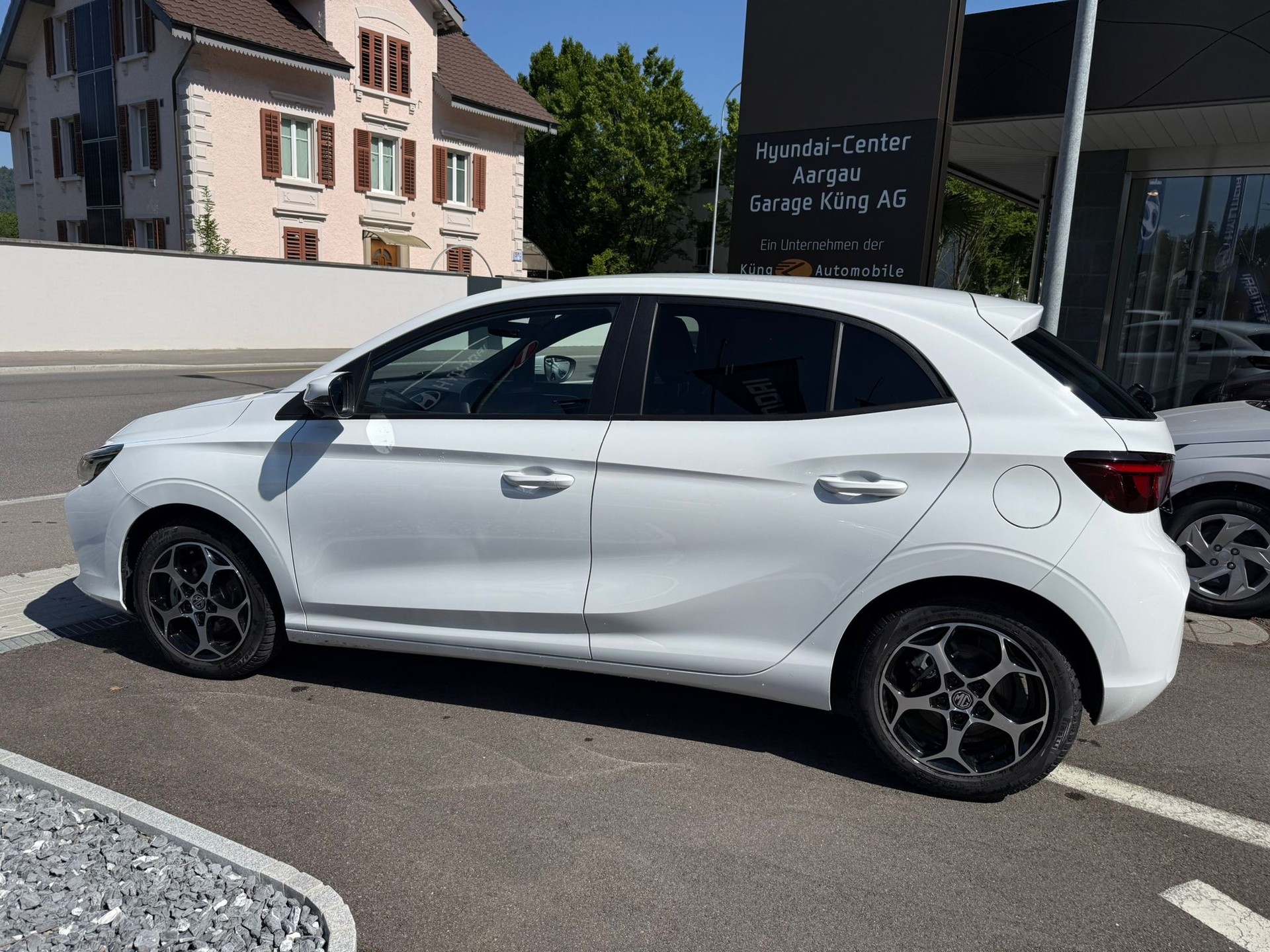 MG 3 1.5 Hybrid Luxury Aut.-image-4