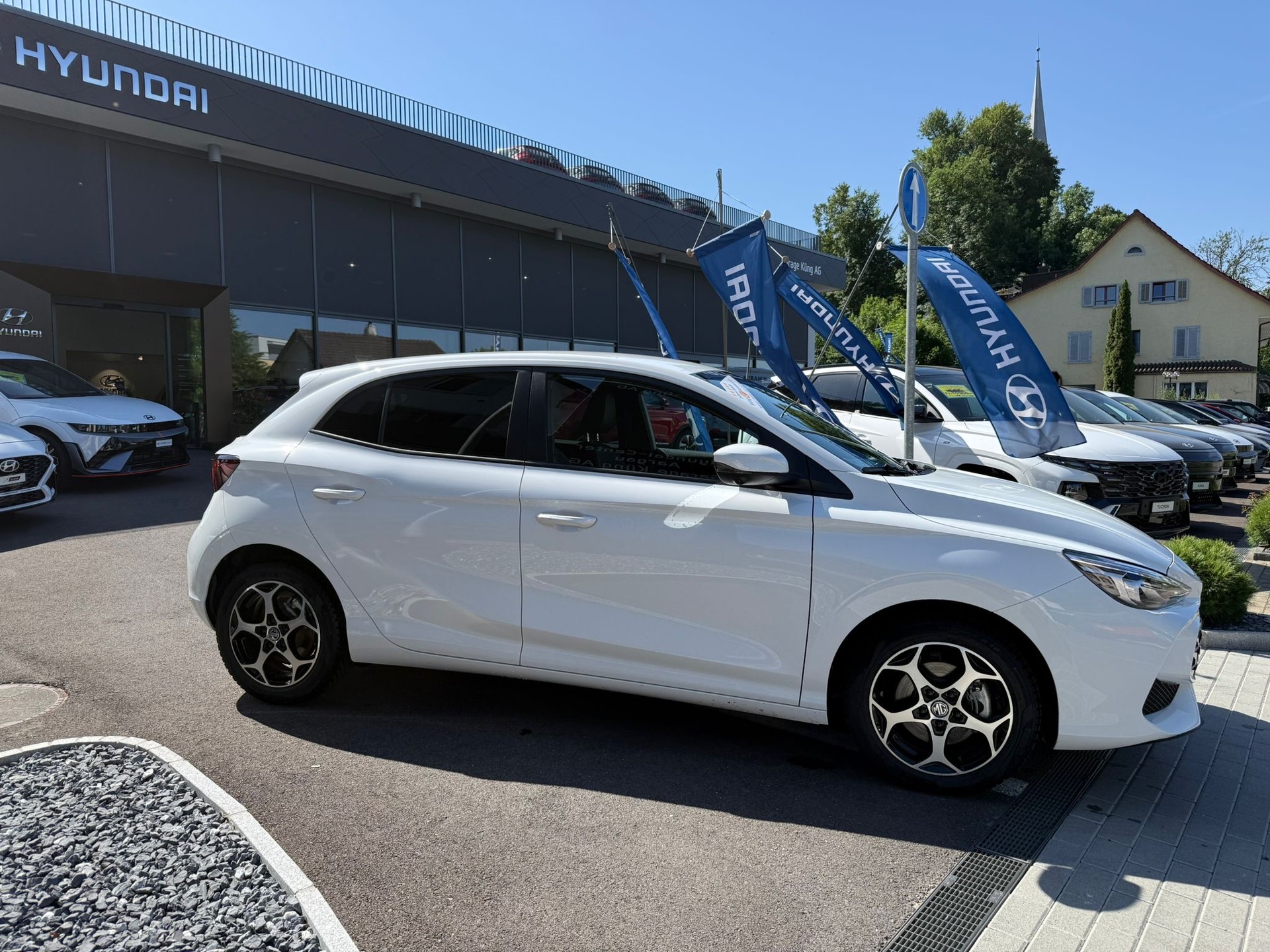 MG 3 1.5 Hybrid Luxury Aut.-image-3