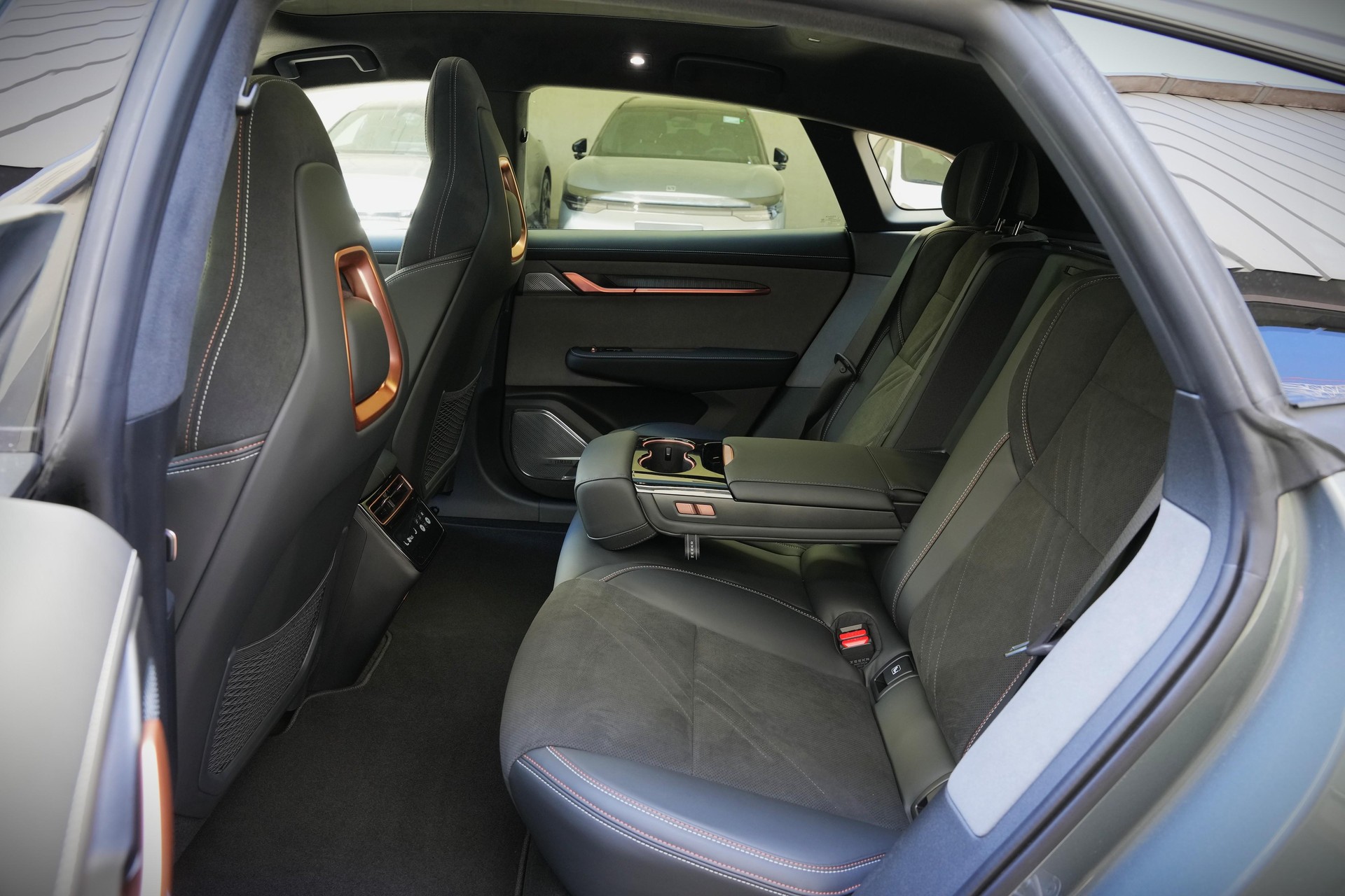 ZEEKR 001 Privilege AWD-image-7