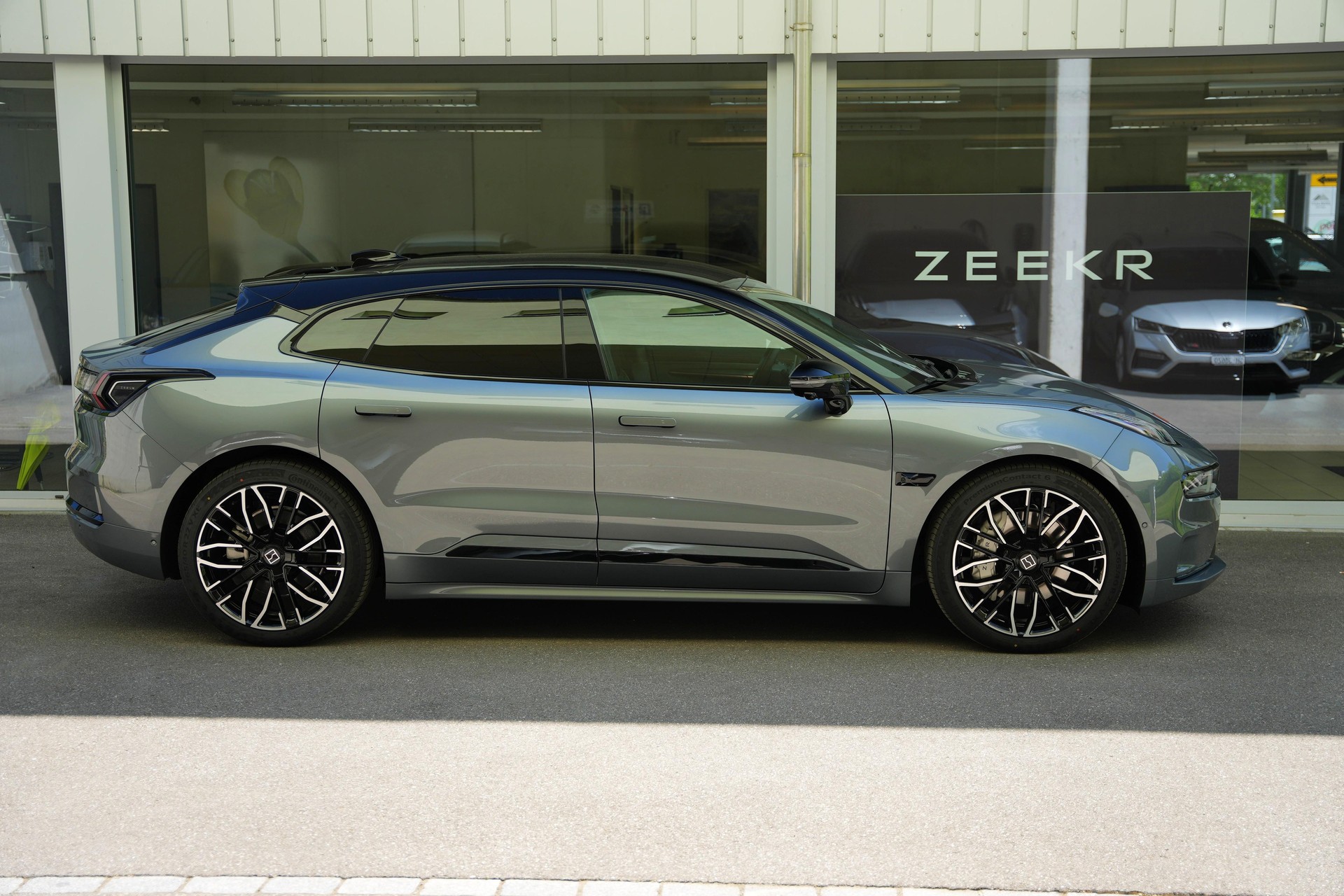 ZEEKR 001 Privilege AWD-image-2