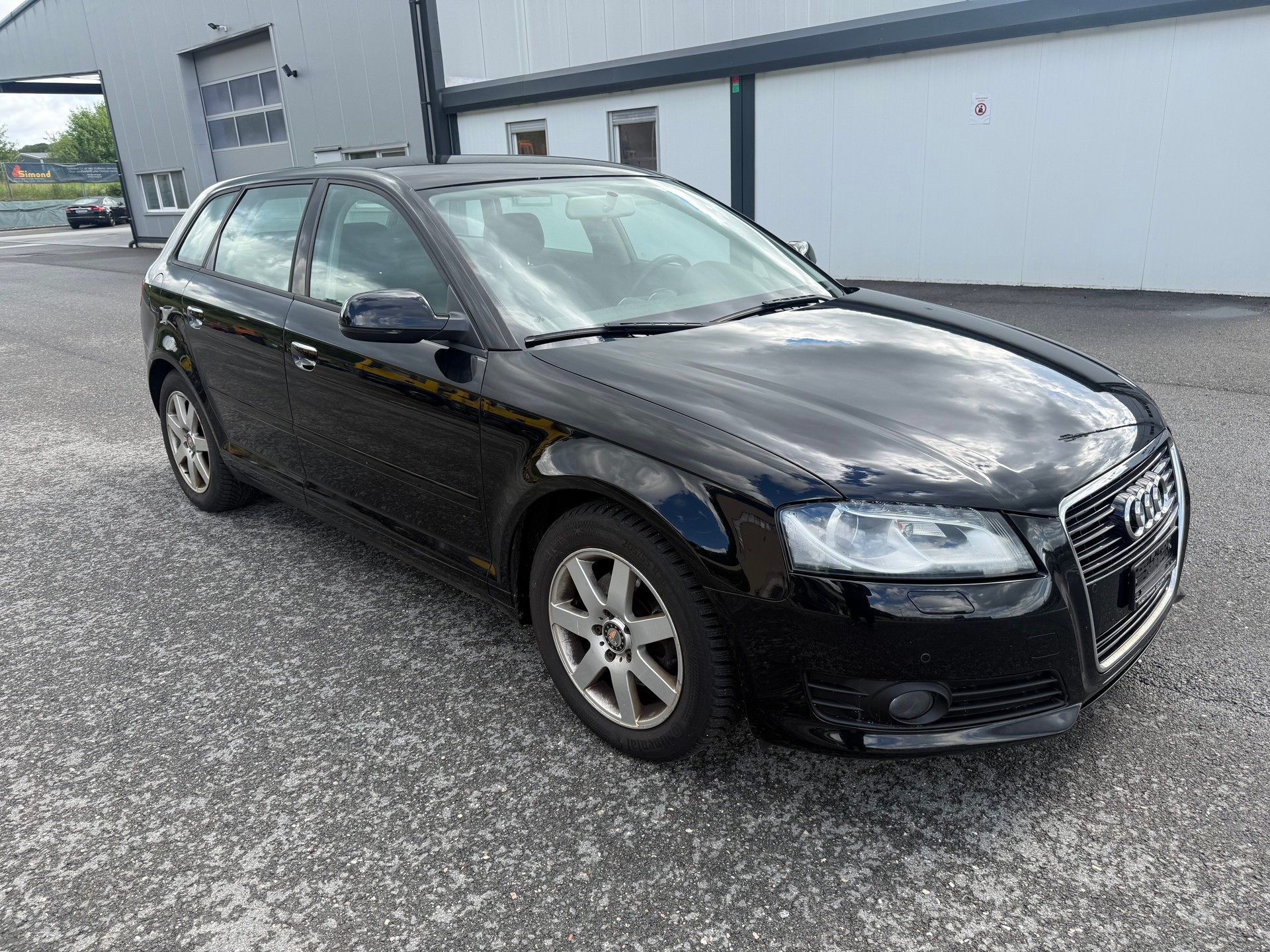 AUDI A3 Sportback 1.8 TFSI Attraction S-tronic-image-3