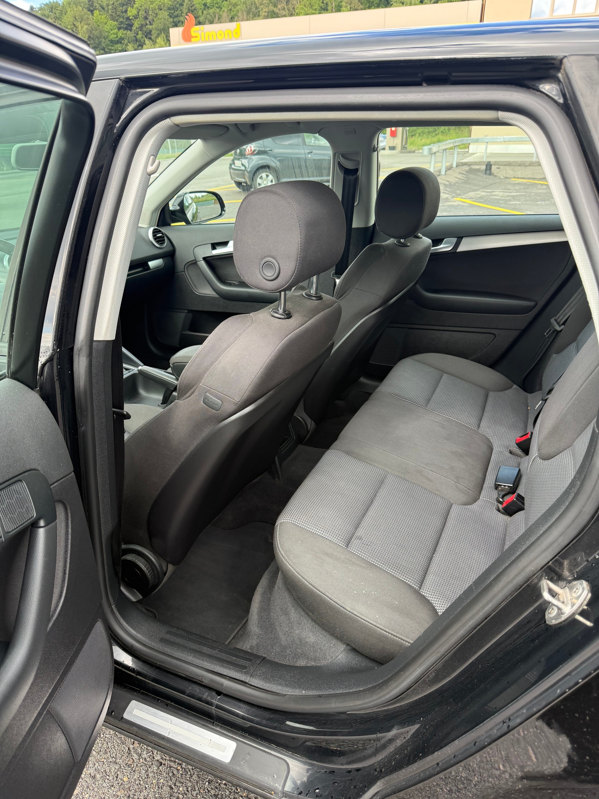 AUDI A3 Sportback 1.8 TFSI Attraction S-tronic-image-7