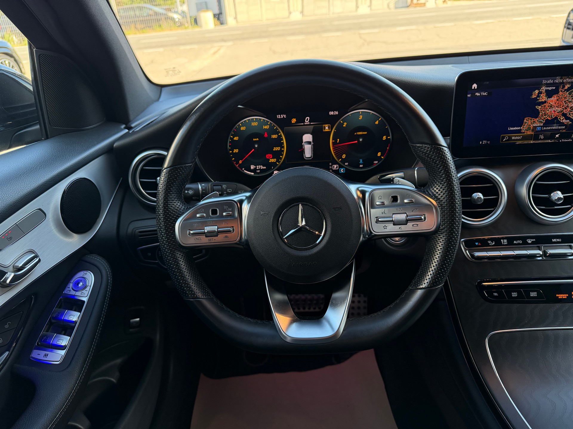 MERCEDES-BENZ GLC 300 d AMG Line 4Matic 9G-Tronic-image-14